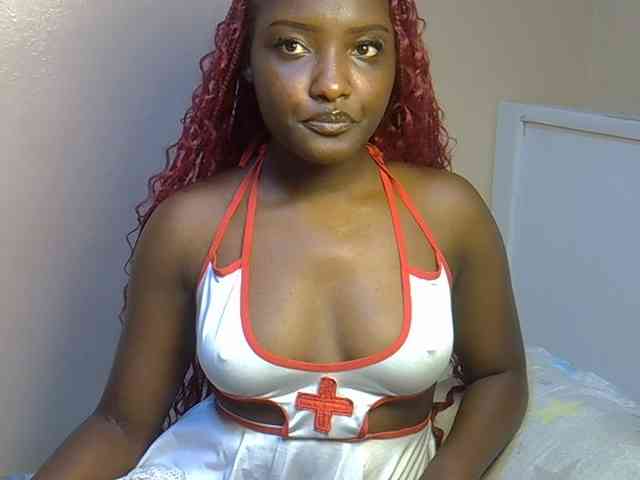 EbonyBarbiee webcam