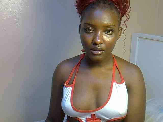 EbonyBarbiee webcam