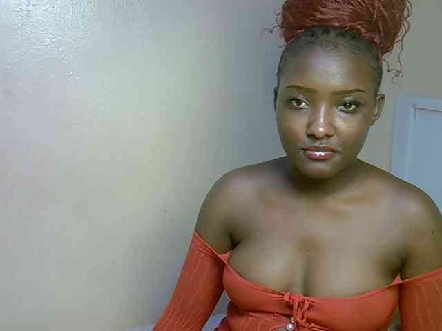 EbonyBarbiee webcam