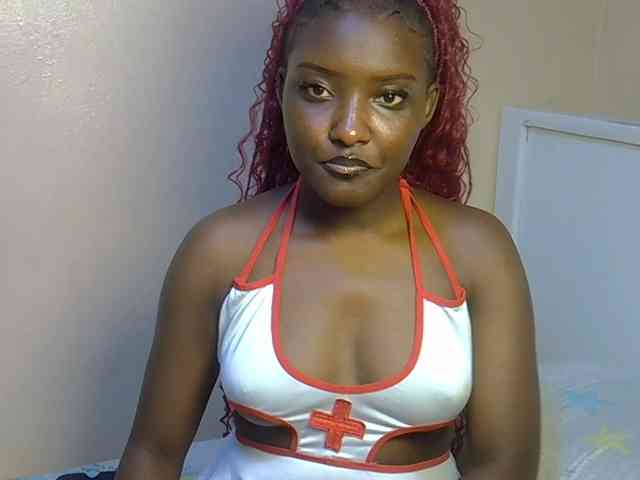 EbonyBarbiee webcam