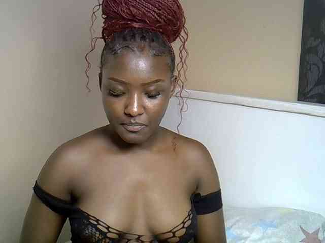 EbonyBarbiee webcam