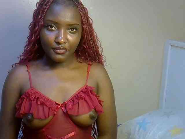 EbonyBarbiee webcam