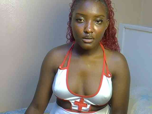 EbonyBarbiee webcam