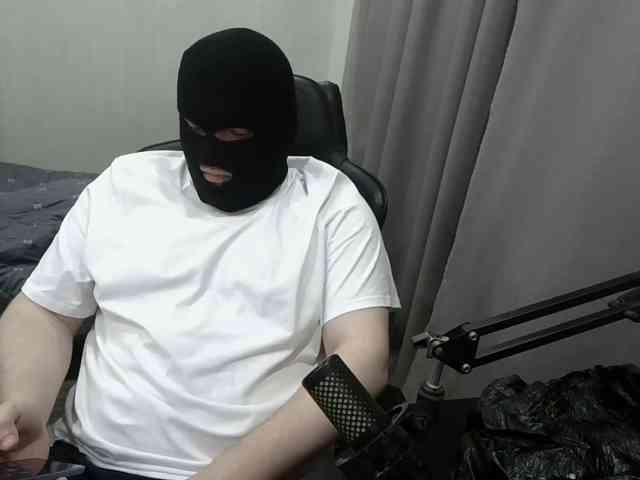 KlassR00m1