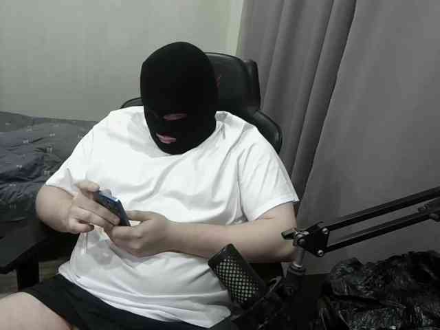 KlassR00m1