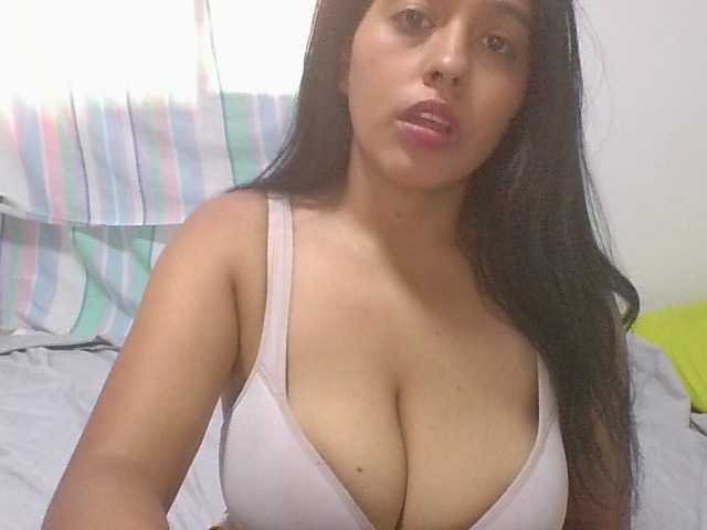 Feliz3 live cam on BongaCams
