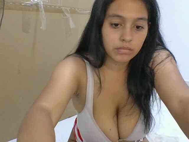 Modelo: Feliz3