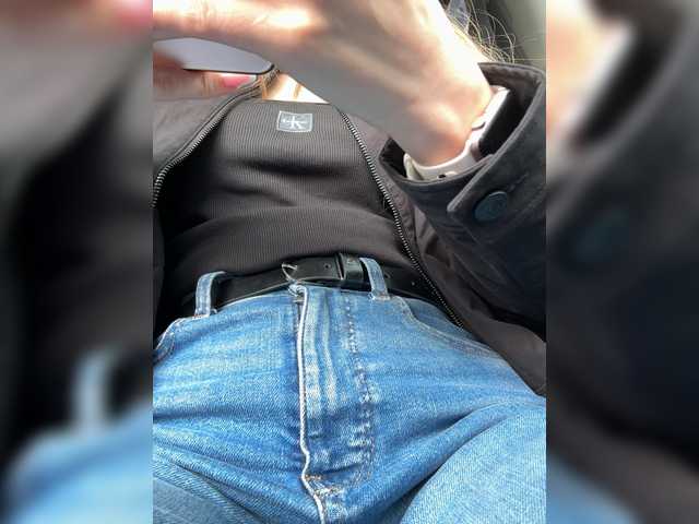 Amelia575-1's BongaCams show and profile