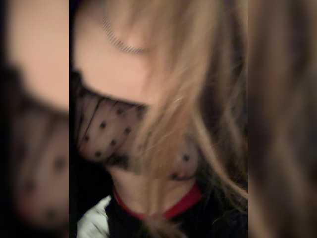 Amelia575-1's BongaCams show and profile