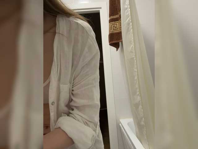 Amelia575-1's BongaCams show and profile