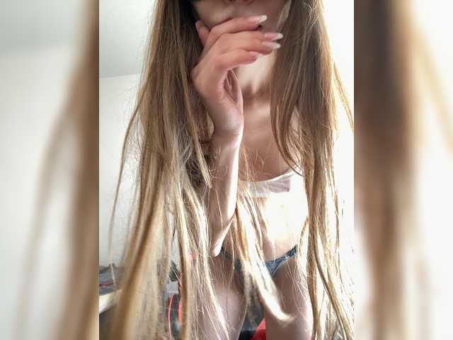 Amelia575-1's BongaCams show and profile