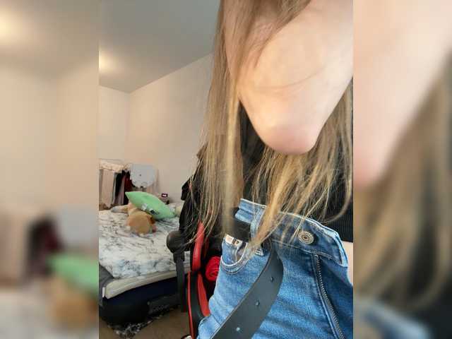 Amelia575-1's BongaCams show and profile