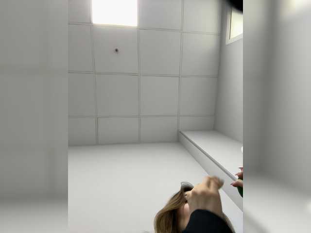 Amelia575-1's BongaCams show and profile