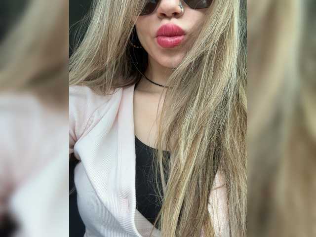 Amelia575-1's BongaCams profile