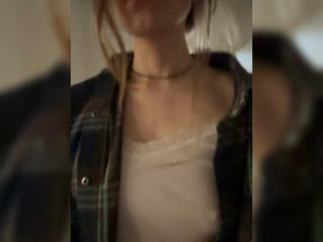 Amelia575-1's BongaCams show and profile