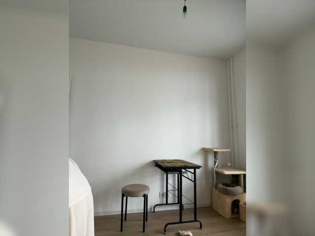  Amelia575-1 chat room