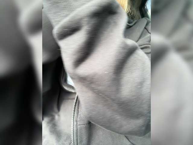 Amelia575-1's BongaCams show and profile