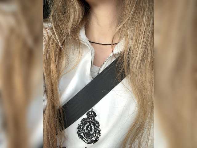 Amelia575-1's BongaCams show and profile