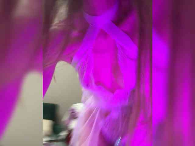 Model: Amelia757