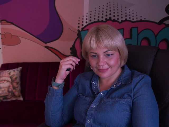 AmiraNight live cam
