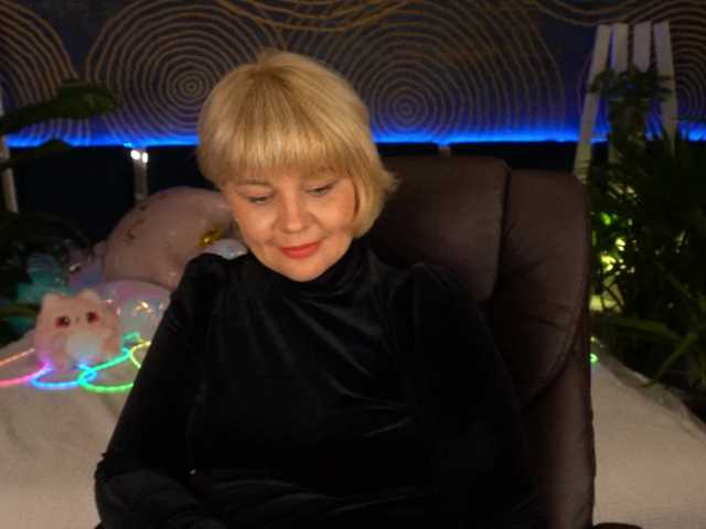 AmiraNight live cam preview