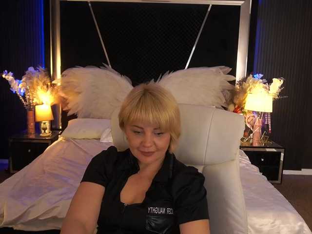 AmiraNight — live female cam