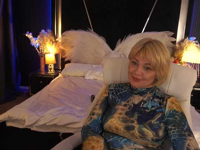 AmiraNight — live female cam