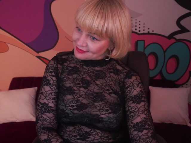 AmiraNight live webcam show
