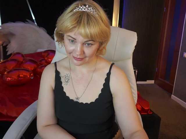 AmiraNight live cam