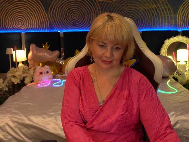 AmiraNight live webcam show