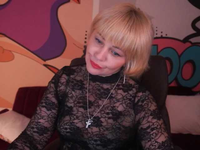 AmiraNight live webcam show