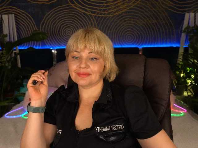 AmiraNight live cam preview