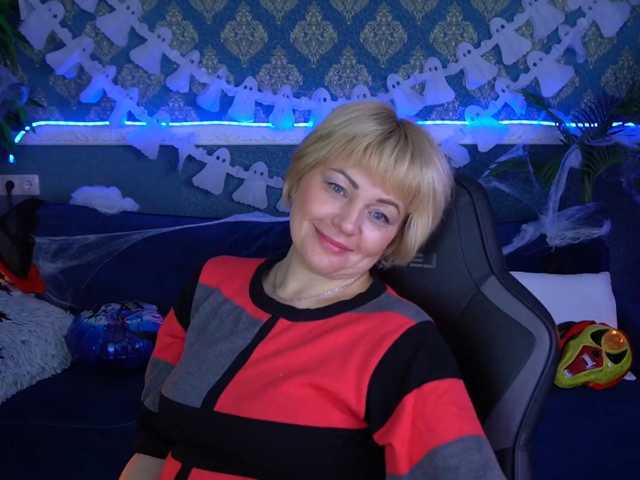 AmiraNight live cam preview