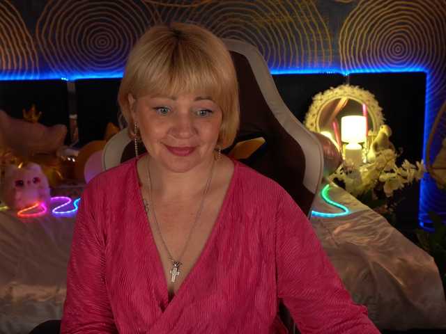 AmiraNight live webcam show