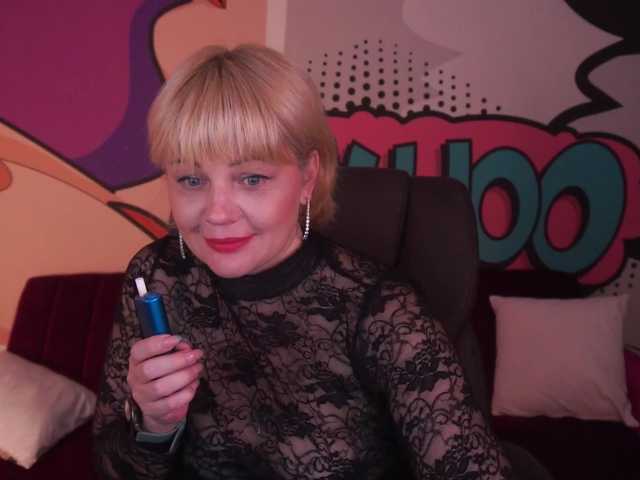 AmiraNight live webcam show