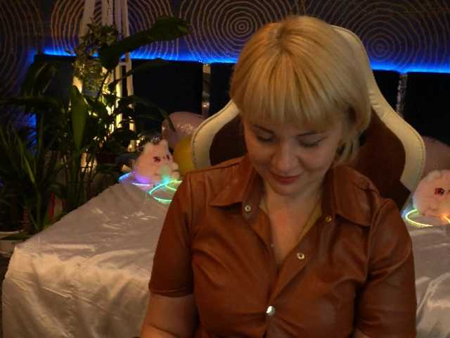 AmiraNight live cam