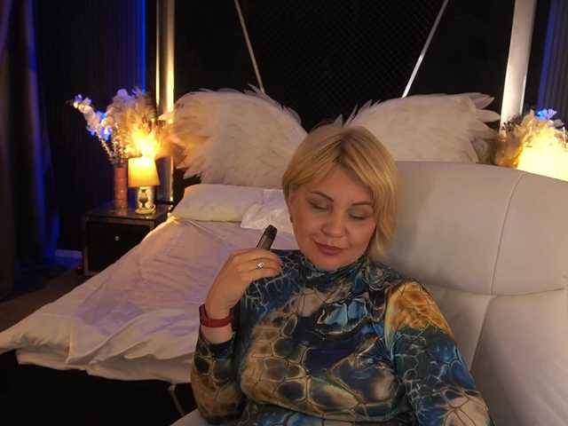 AmiraNight — live female cam
