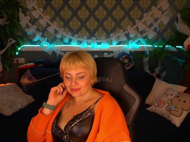 AmiraNight, en directo ahora en BongaCams