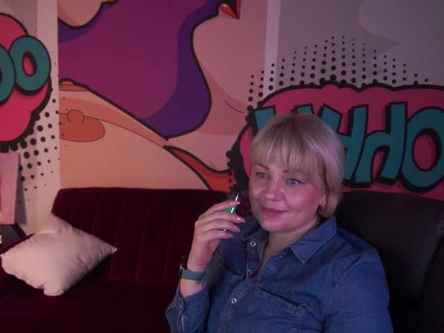 AmiraNight live cam preview