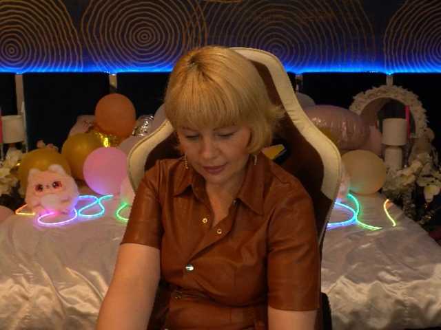 AmiraNight live webcam show