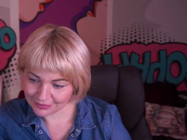 AmiraNight live cam