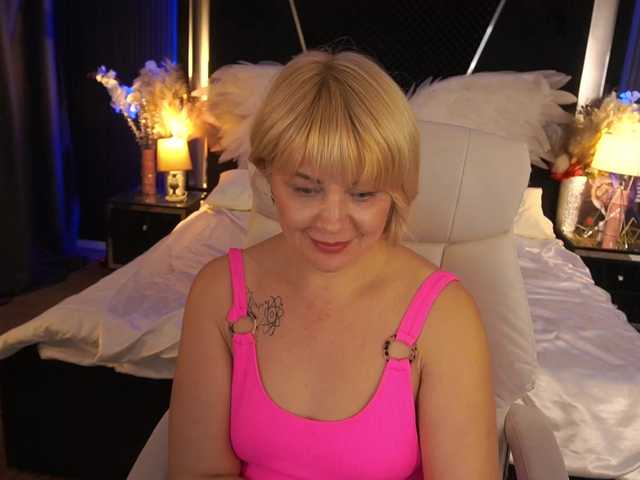 AmiraNight — live female cam