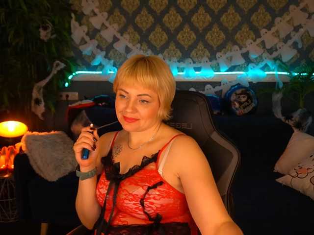 AmiraNight, en directo ahora en BongaCams