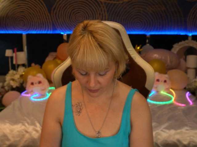 AmiraNight live webcam show