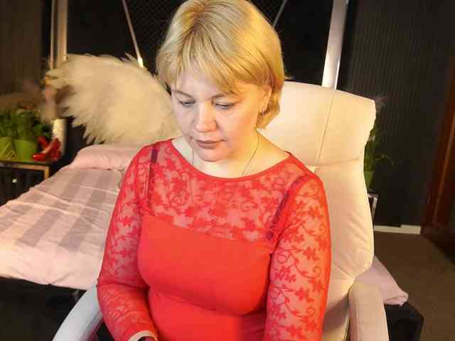 AmiraNight webcam