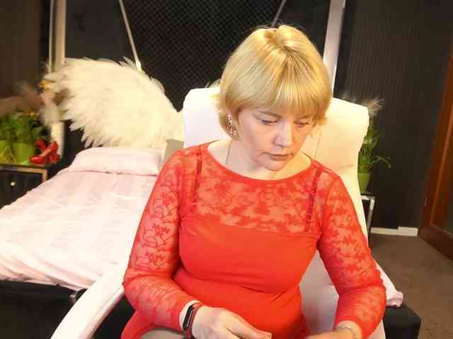 AmiraNight webcam