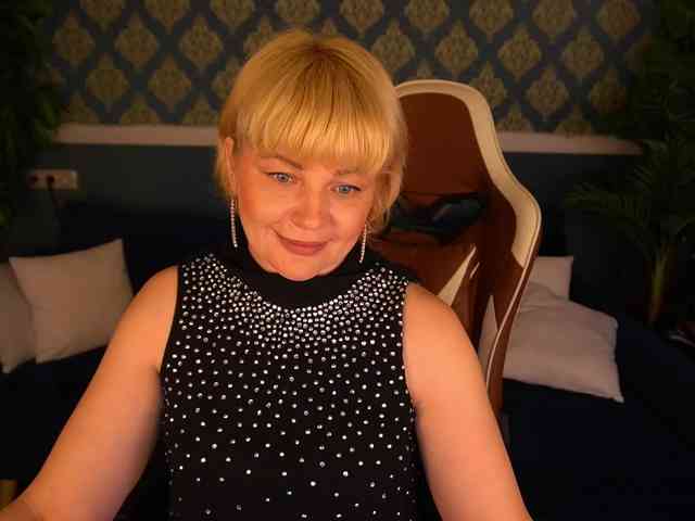 AmiraNight webcam