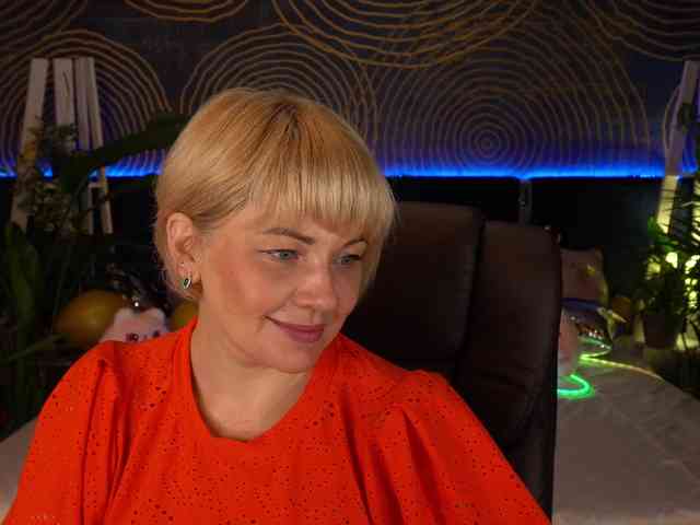 AmiraNight webcam