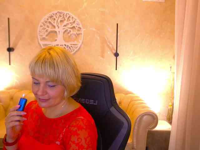 AmiraNight webcam