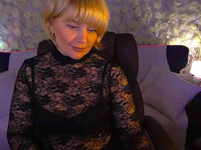 AmiraNight webcam